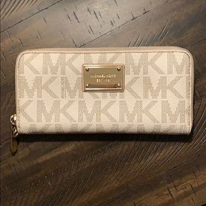 Michael Kors wallet